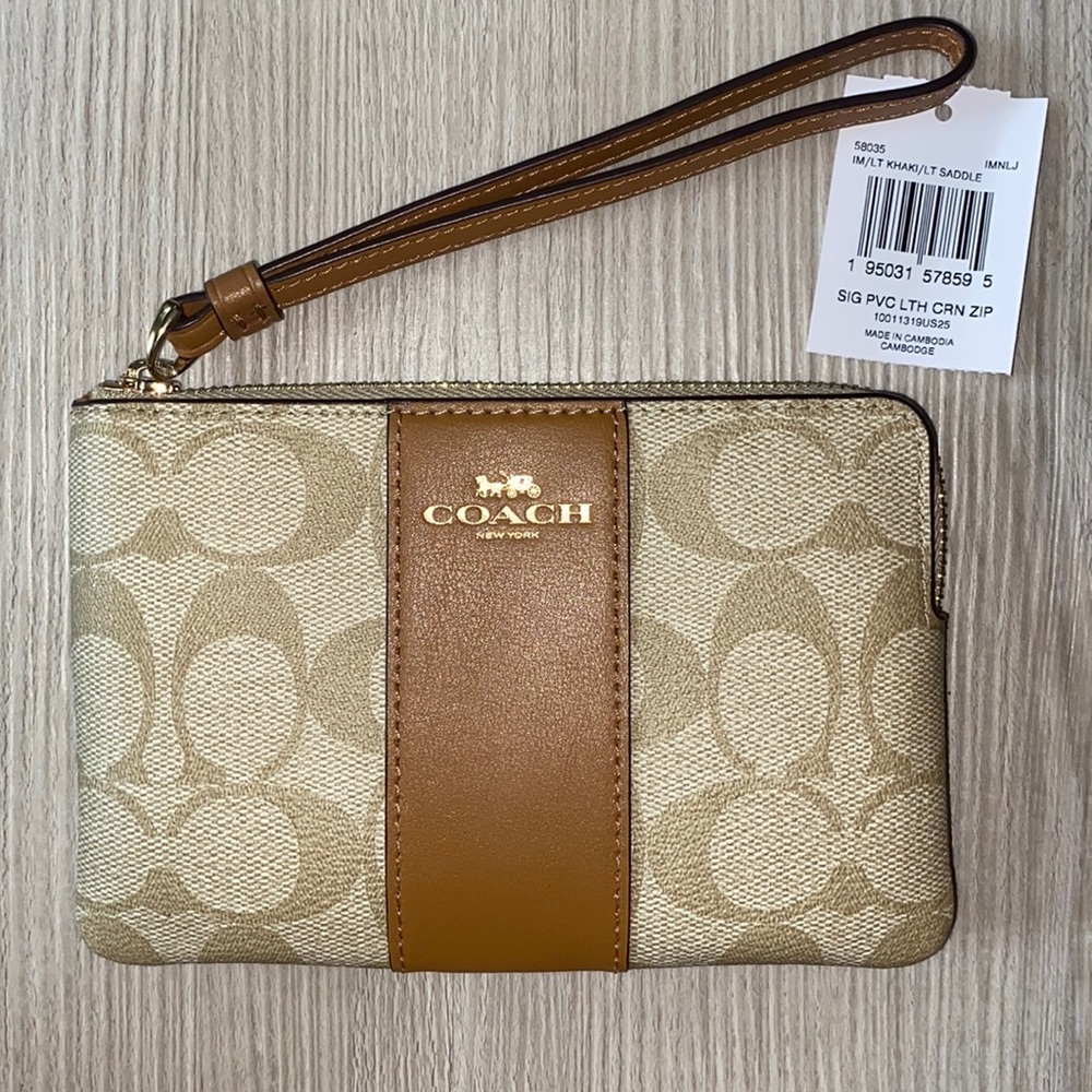 NEW✨ Coach Wristlet